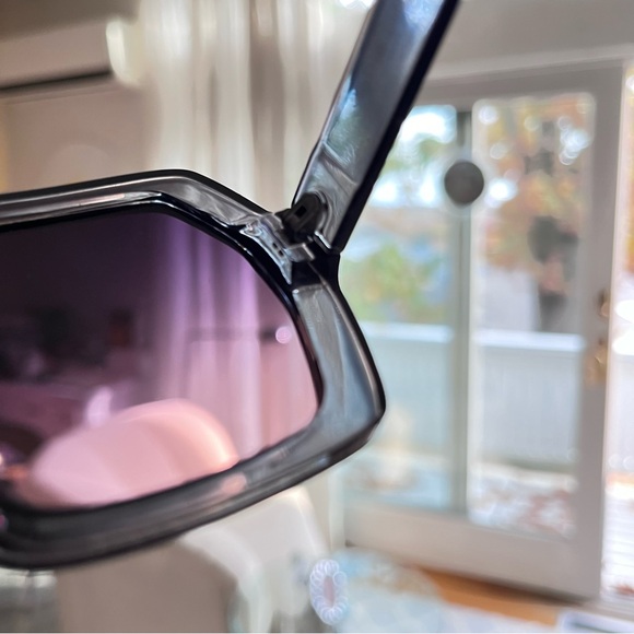 Ryan Simkhai Sunglasses - Picture 4 of 4